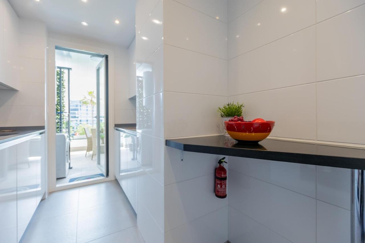 Marbella Luxury Brand New 2-Bedroom Apartment, 3 Min Walk To The Beach! Exterior photo